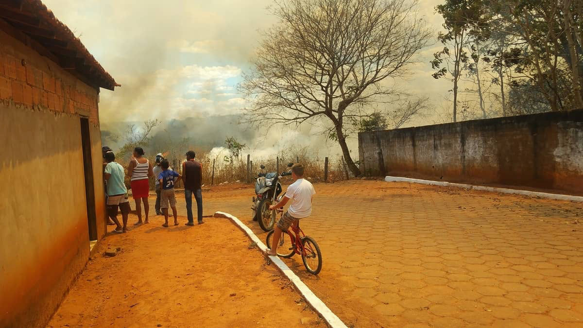 fogo incendio-lagoa-dos-patos-mg-calor_AURwz