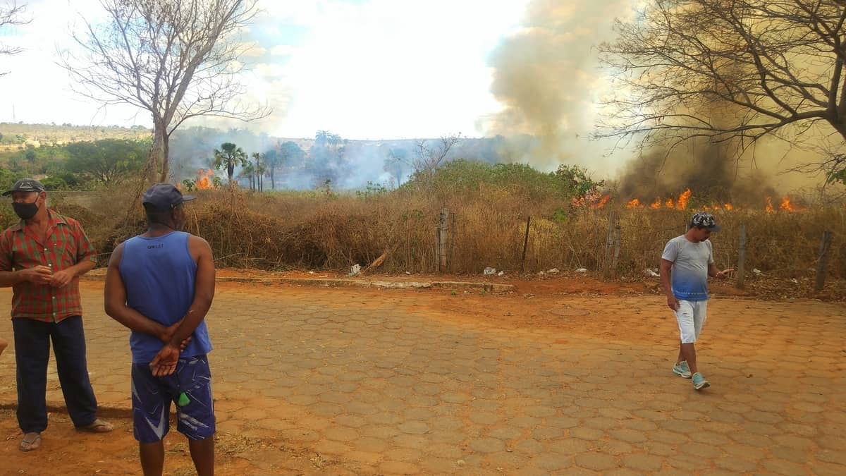fogo incendio-lagoa-dos-patos-mg-calor_N96RD