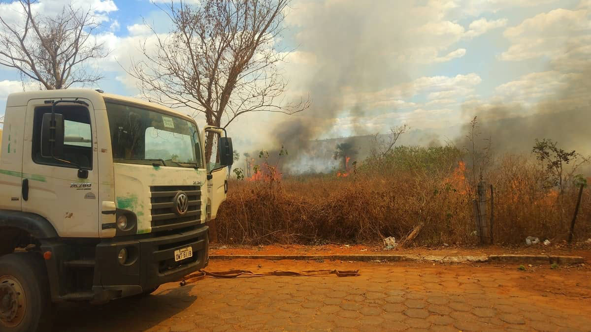 fogo incendio-lagoa-dos-patos-mg-calor_Zx57N